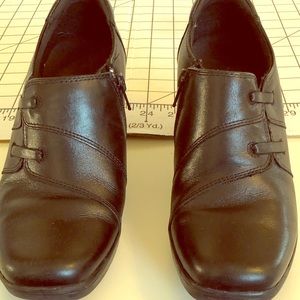 Clark’s black heel shoes